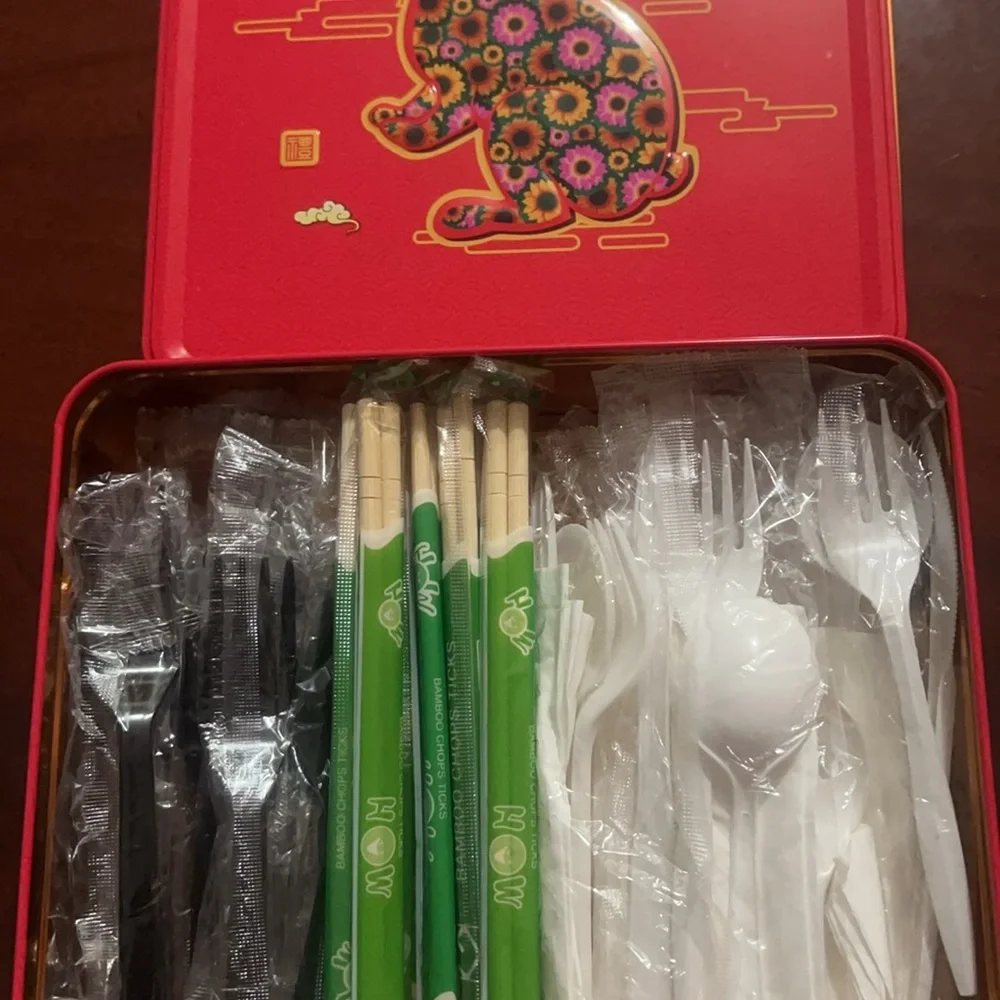 Red Decorative Party Cutlery Set